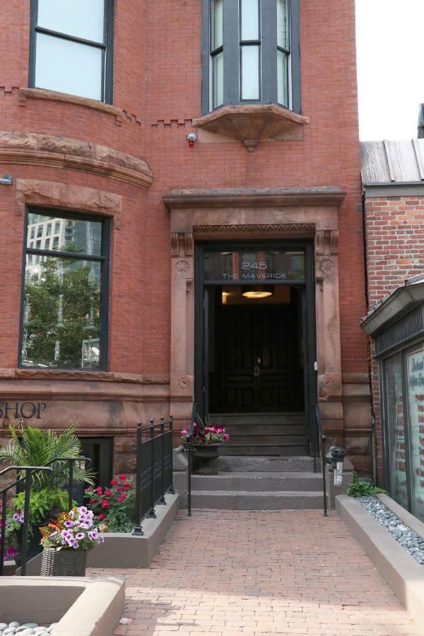 Stylish Studio On Newbury St #3 Boston Exterior photo